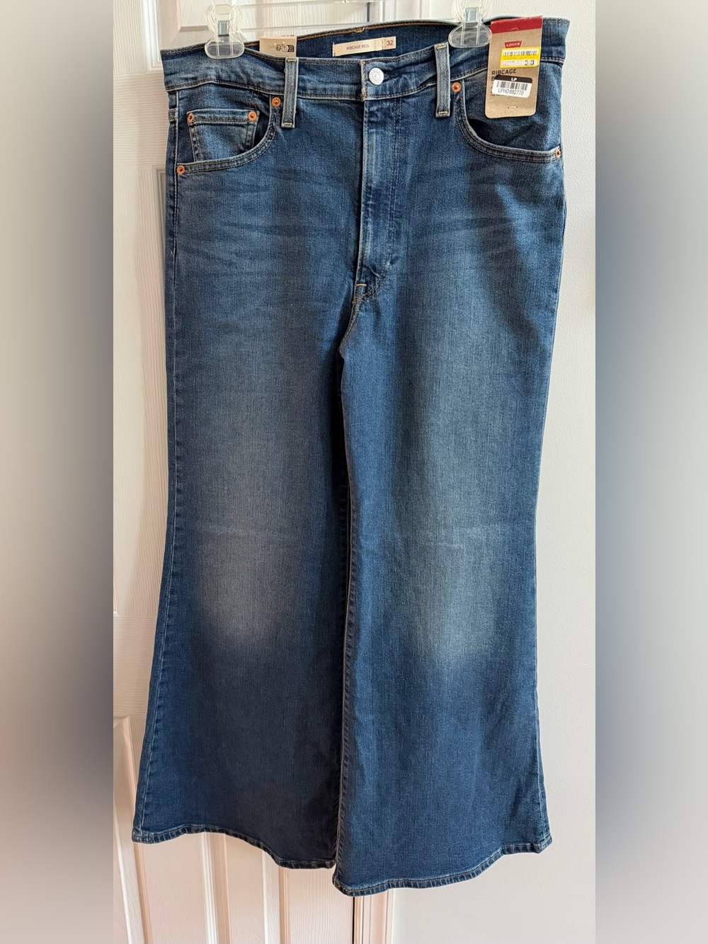 💙Levi’s Ribcage Bell Jeans